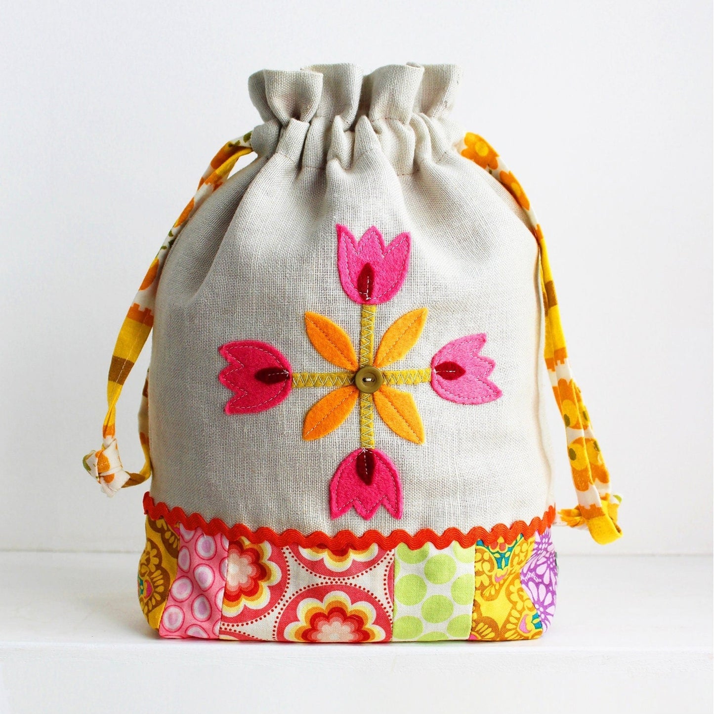 DRAWSTRING APPLIQUE BAG sewing pattern